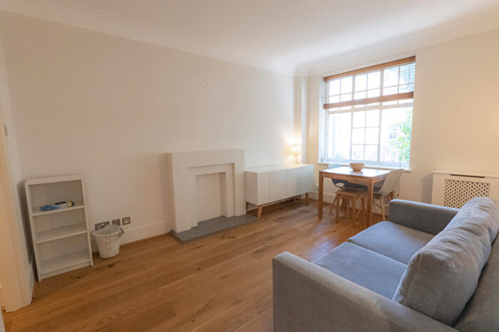 1 Bedroom Flat To Rent In Drayton Gardens, Chelsea, London, SW10