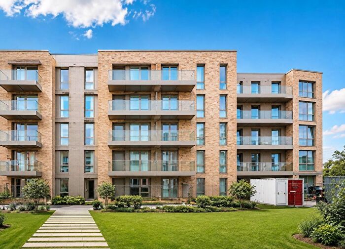 2 Bedroom Flat For Sale In Yardley Court, West Drayton, UB7