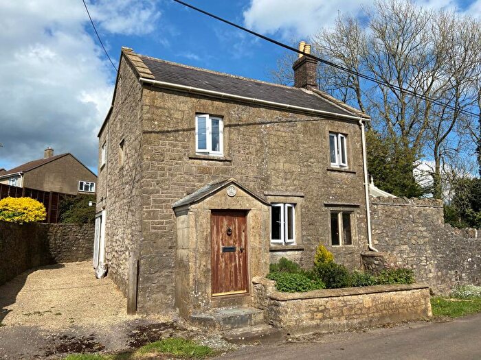 2 Bedroom Detached House For Sale In Piers Road, Cranmore, BA4