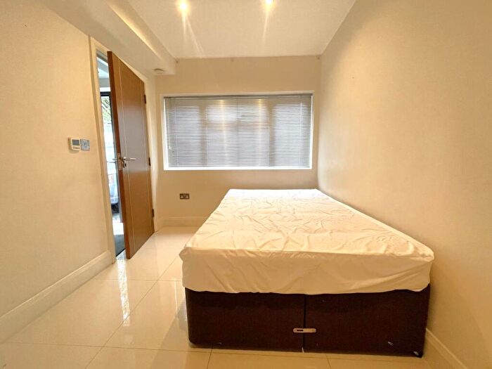 Studio To Rent In Hermitage Way, Stanmore, HA7