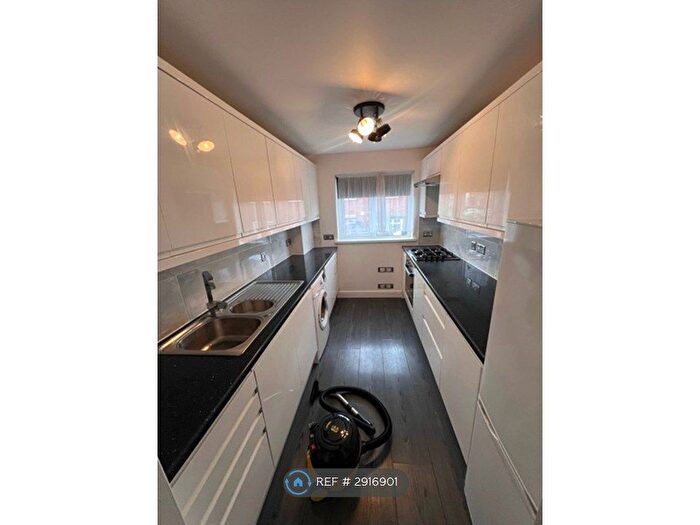 1 Bedroom Flat To Rent In Red Willow, Harlow, CM19