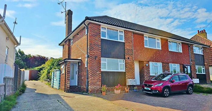 2 Bedroom Flat For Sale In Walton Road, Walton On The Naze, CO14