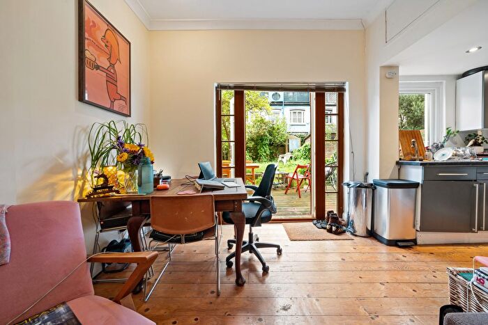 1 Bedroom Flat For Sale In Marlborough Road, London, N19