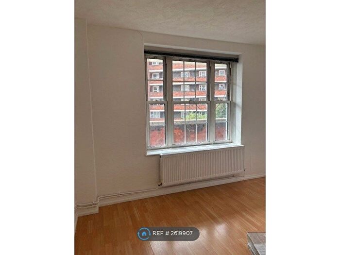 3 Bedroom Flat To Rent In Rugmere, London, NW1