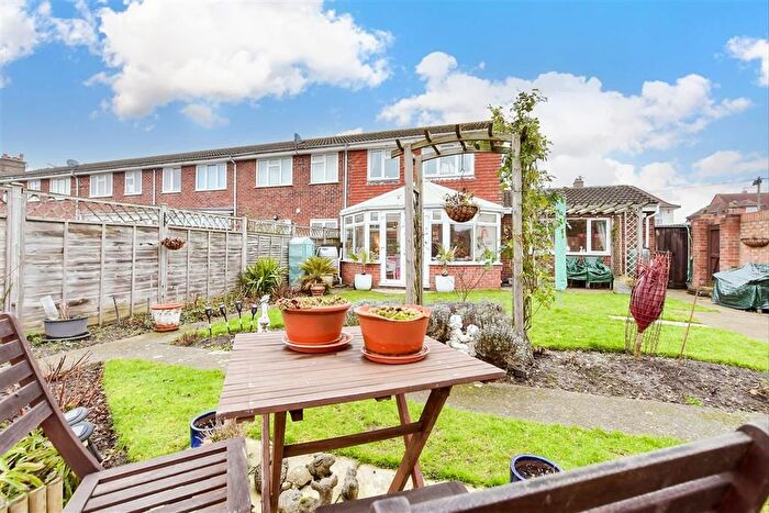 3 Bedroom End Of Terrace House For Sale In St. George's Road, Sandwich, Kent, CT13