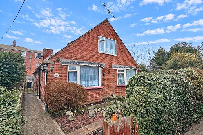 4 Bedroom Detached Bungalow For Sale In Kino Road, Walton On The Naze, CO14