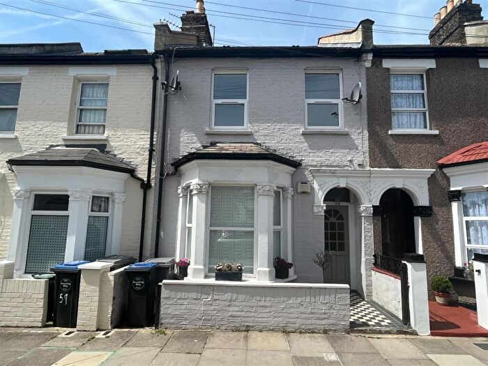 2 Bedroom Flat To Rent In Earlsmead Road, Kensal Green, NW10