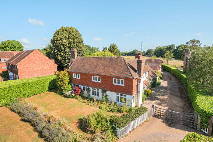 4 Bedroom Detached House For Sale In The Common, Cranleigh, GU6