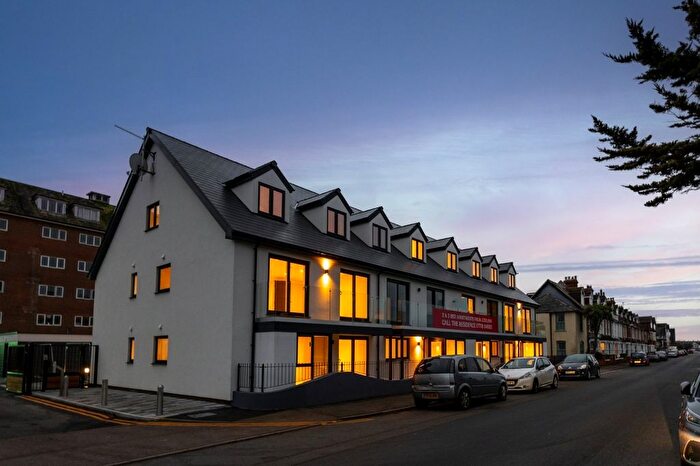 2 Bedroom Flat For Sale In South Road, Hythe, Kent, CT21