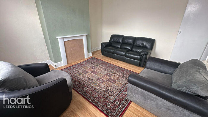 2 Bedroom Terraced House To Rent In Dobson Place, Leeds, LS11