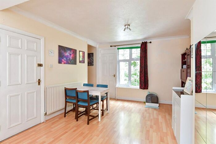 2 Bedroom Maisonette For Sale In May Road, Brighton, East Sussex, BN2