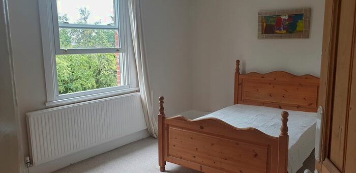 2 Bedroom Flat To Rent In Hurstbourne Road, London, SE23