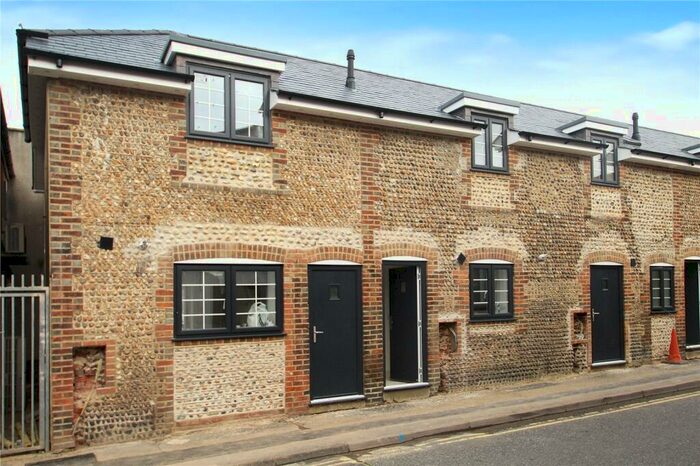 1 Bedroom End Of Terrace House To Rent In Duke Street, Littlehampton, West Sussex, BN17