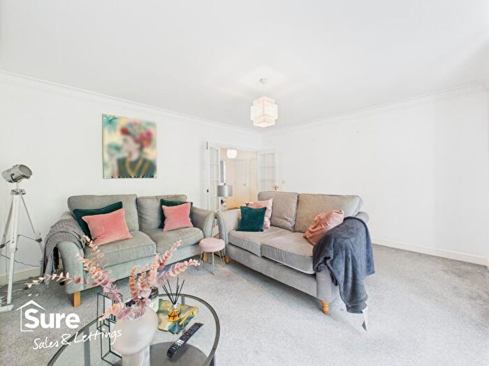 2 Bedroom Apartment For Sale In Dickinson Quay, Hemel Hempstead, Hertfordshire, HP3