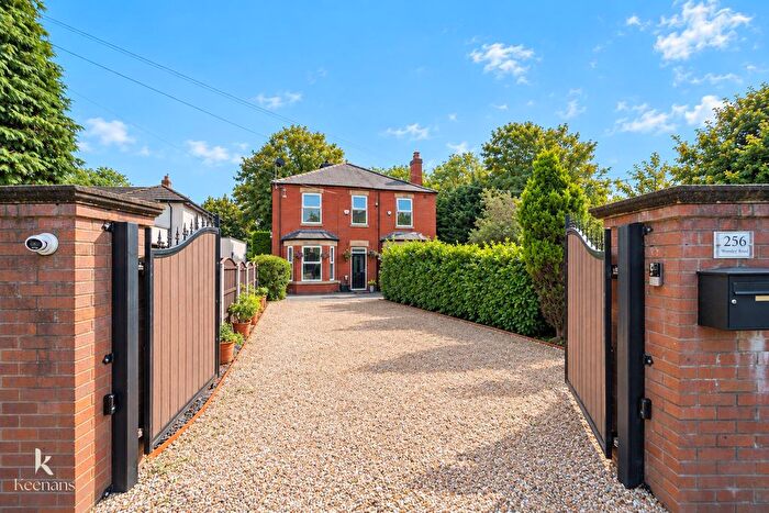 4 Bedroom Semi-Detached House For Sale In Worsley Road, Swinton, Manchester, M27