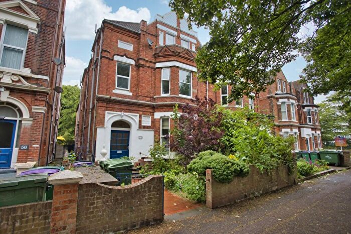 3 Bedroom Flat For Sale In Bouverie Road West, Folkestone, Kent, CT20