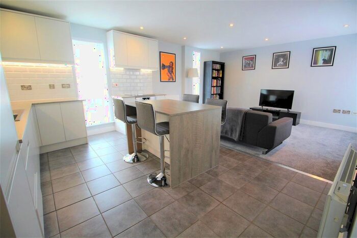 2 Bedroom Flat To Rent In Palatine Road, Manchester, M22