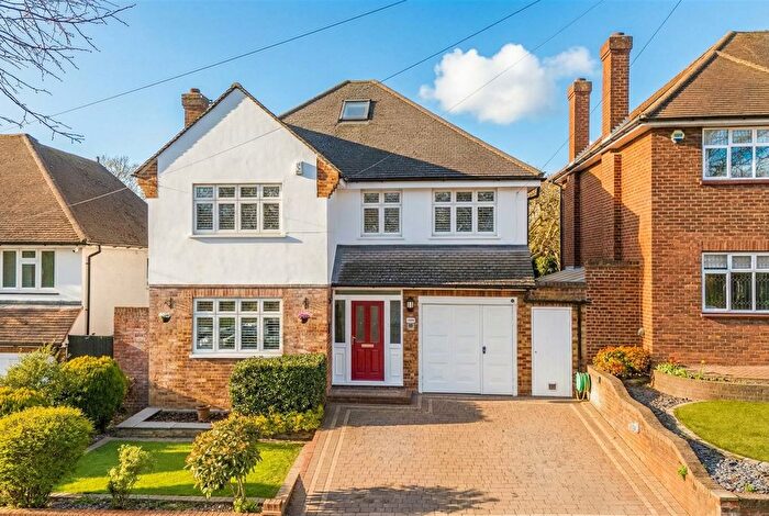 5 Bedroom Detached House For Sale In Gravel Hill Close, Bexleyheath, Kent, DA6