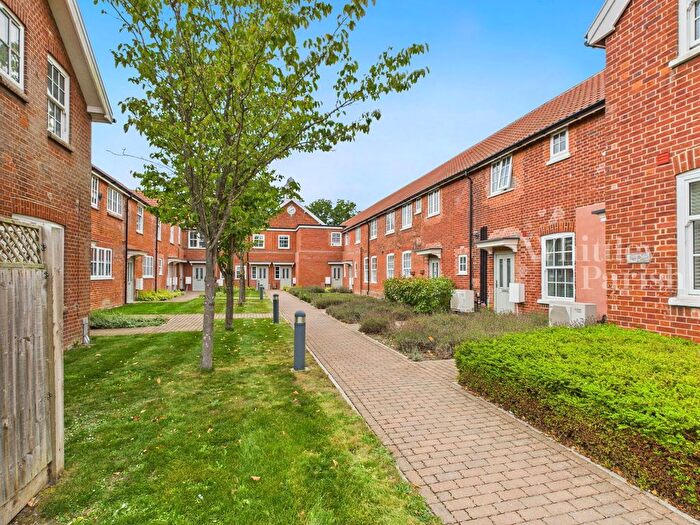 2 Bedroom Flat For Sale In Kerrison Gardens, Thorndon, IP23
