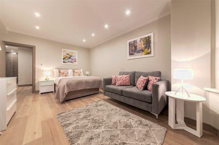 1 Bedroom Flat To Rent In Halsey House, Red Lion Square, London, WC1R