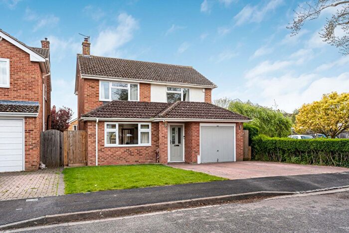 3 Bedroom Detached House For Sale In Vicarage Close, Wantage, OX12