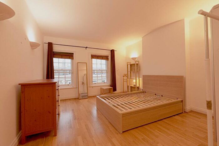 3 Bedroom Apartment To Rent In St. Johns Wood High Street, St John's Wood, London, NW8