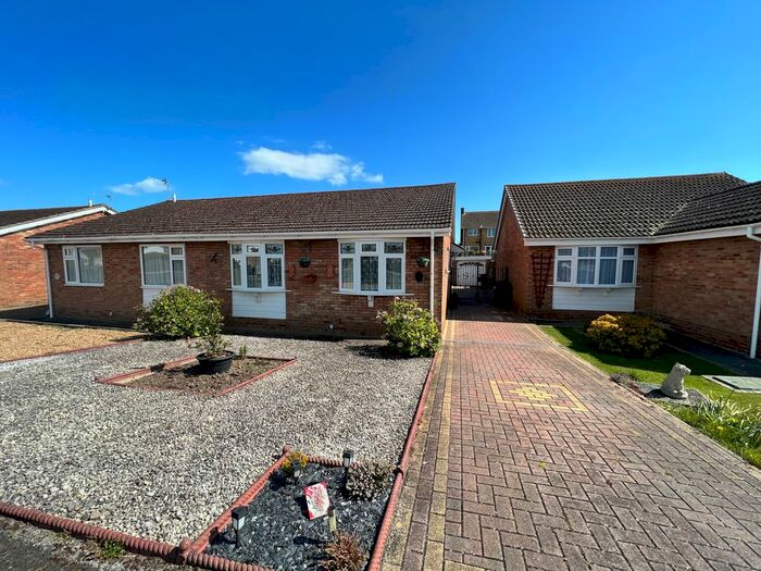 2 Bedroom Bungalow To Rent In Tolkien Road, Eastbourne, BN23