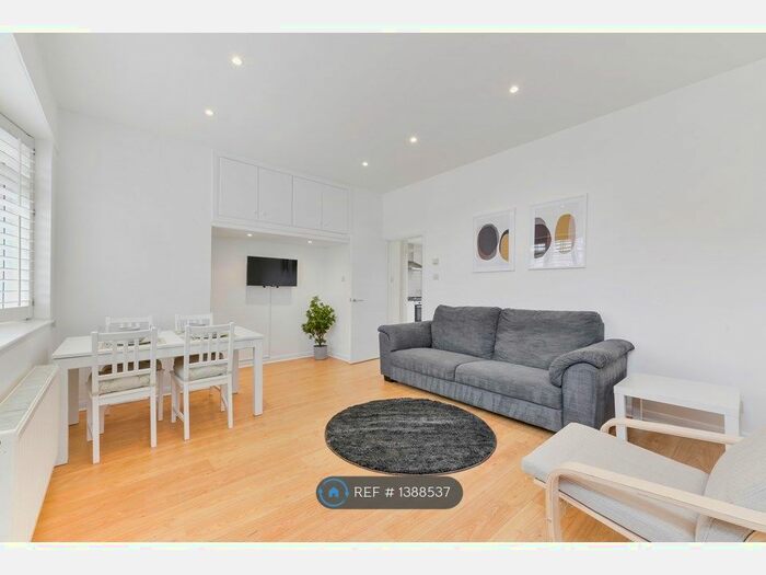 3 Bedroom Flat To Rent In Graveney Road, London, SW17
