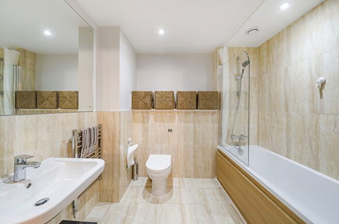 1 Bedroom Flat For Sale In Brindley Court, Letchworth Road, Stanmore, HA7