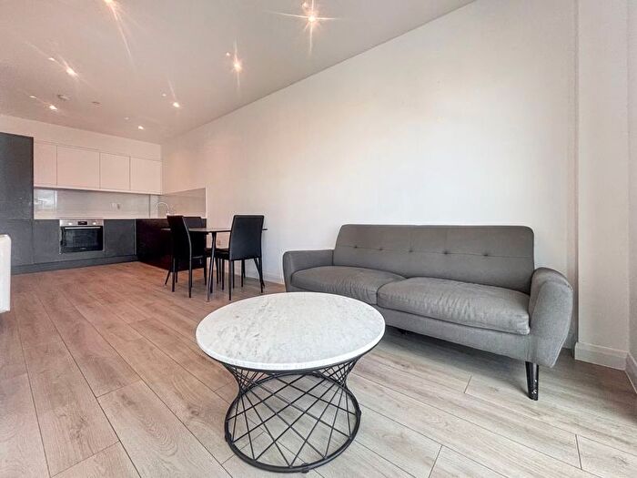 2 Bedroom Flat To Rent In Chesterfield House, Bath Road, Slough, SL1