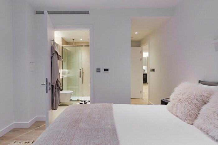 2 Bedroom Apartment To Rent In New Drum Street, London, E1