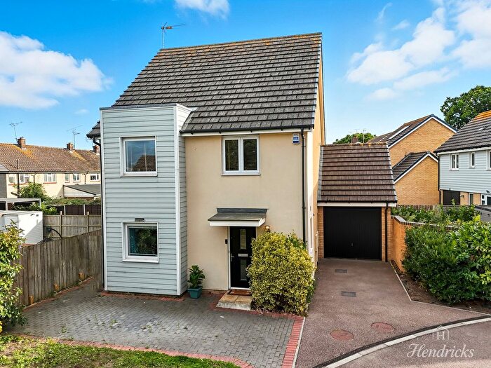 4 Bedroom Detached House For Sale In Elms Court, Westcliff-On-Sea, SS0