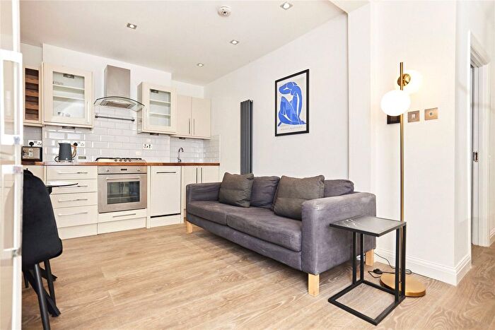 2 Bedroom Flat To Rent In Southwark Park Road, London, SE16