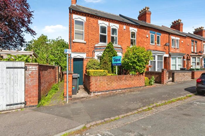 4 Bedroom End Of Terrace House For Sale In Rectory Road, Loughborough, LE11