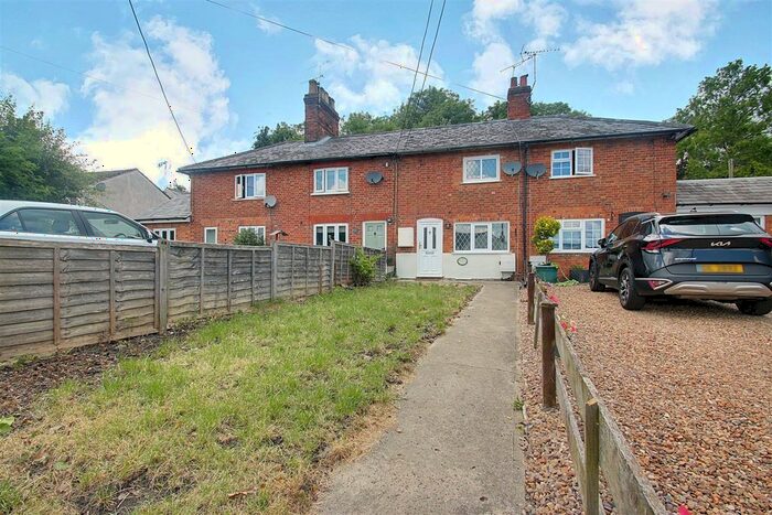2 Bedroom Cottage To Rent In Aylesbury Road, Bierton, HP22