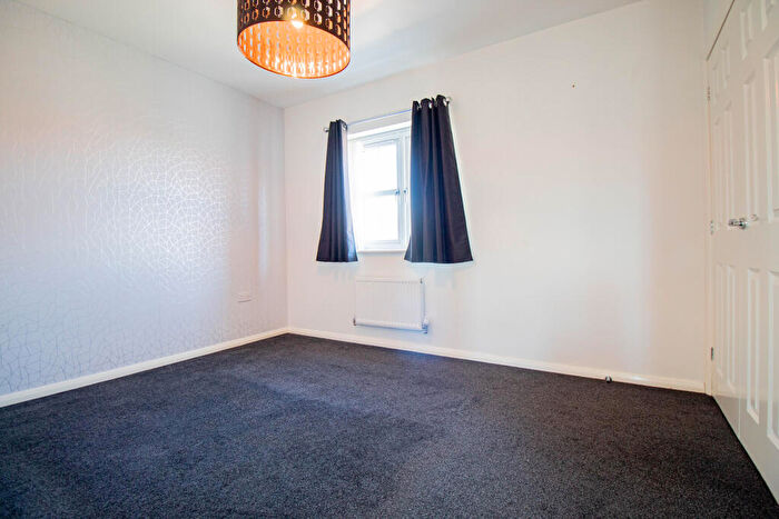 2 Bedroom End Of Terrace House To Rent In Shinewater Park, HU7