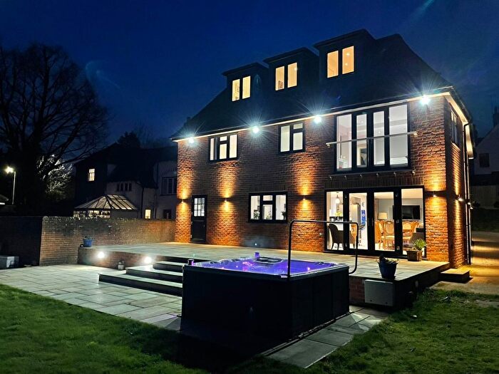 6 Bedroom Detached House To Rent In London Road, Hemel Hempstead, Hertfordshire, HP1