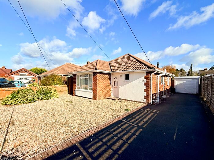 3 Bedroom Detached Bungalow For Sale In Stanley Road, Holbury, Southampton, SO45