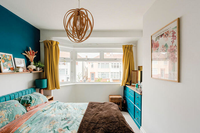 3 Bedroom End Of Terrace House For Sale In Boston Road, Horfield, BS7