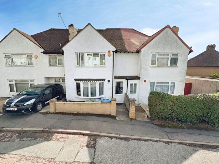 3 Bedroom House For Sale In Highmeadow Crescent, London, NW9