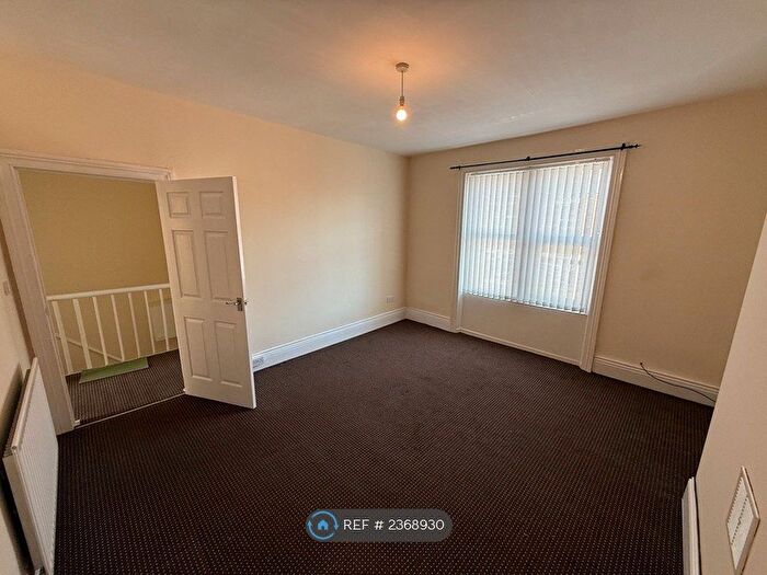 3 Bedroom Flat To Rent In Salisbury Street, Gateshead, NE10