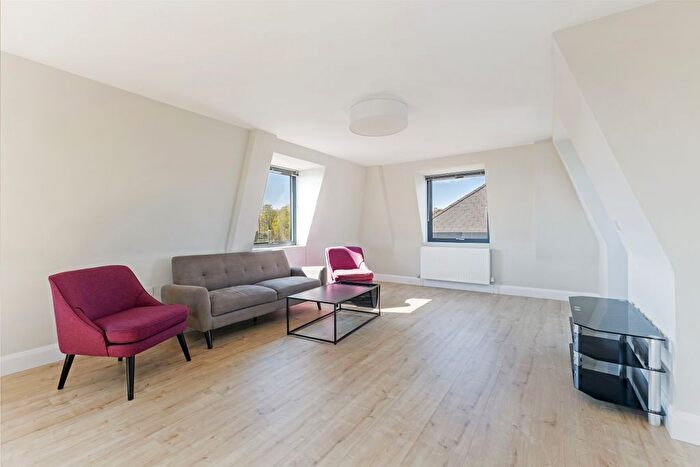 2 Bedroom Flat To Rent In Buckingham Parade, The Broadway, Stanmore, HA7