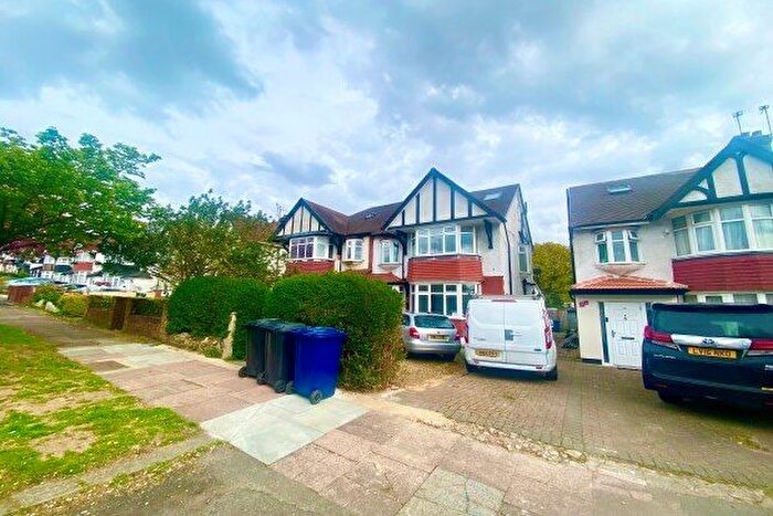 5 Bedroom Property To Rent In Westside, London, NW4