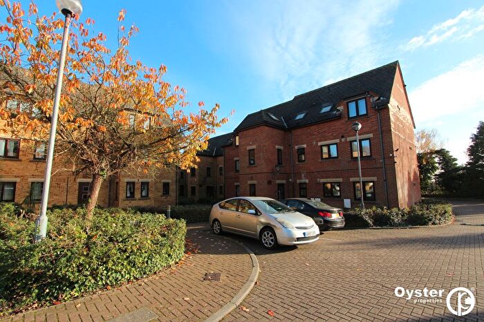 2 Bedroom Flat To Rent In Northwick Avenue, Farrans Court, HA3