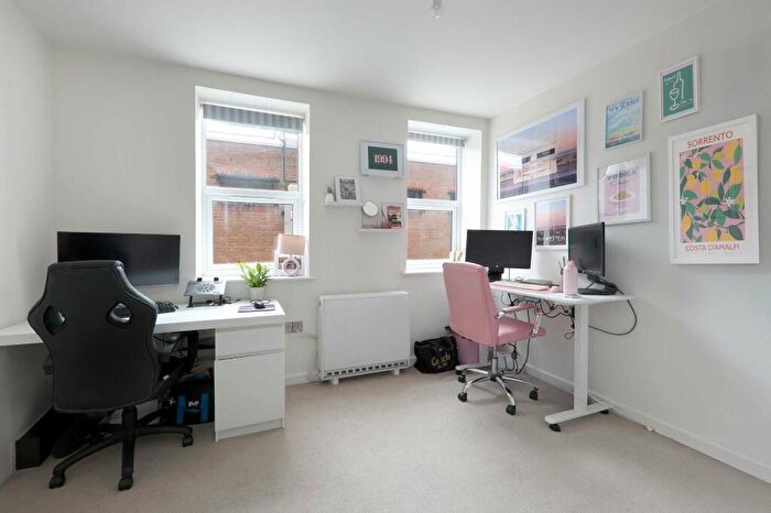 2 Bedroom Apartment For Sale In Sycamore Road, Amersham, HP6