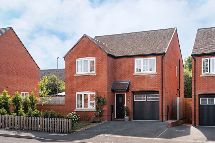 4 Bedroom Detached House For Sale In Bancroft Street, Cheddington, Buckinghamshire, LU7