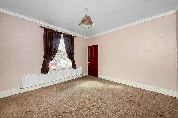 3 Bedroom Detached House To Rent In Chipstead Valley Road, Coulsdon, CR5