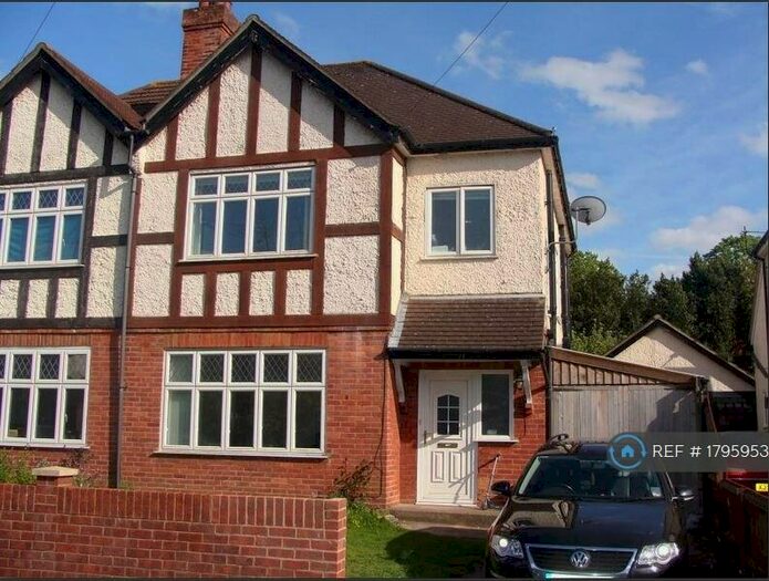 3 Bedroom Semi-Detached House To Rent In Westrow Gardens, Southampton, SO15