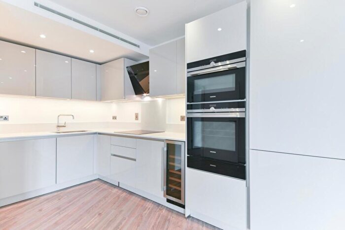 3 Bedroom Flat To Rent In Wiverton Tower, New Drum Street, E1