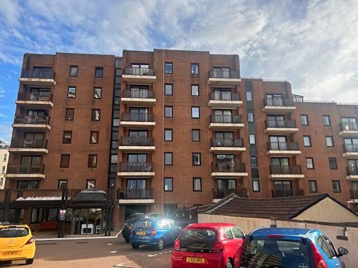 2 Bedroom Flat For Sale In Knightstone Road, Weston-Super-Mare, BS23